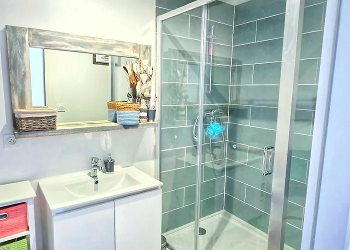 - Bleu Azur - A 100m De La *